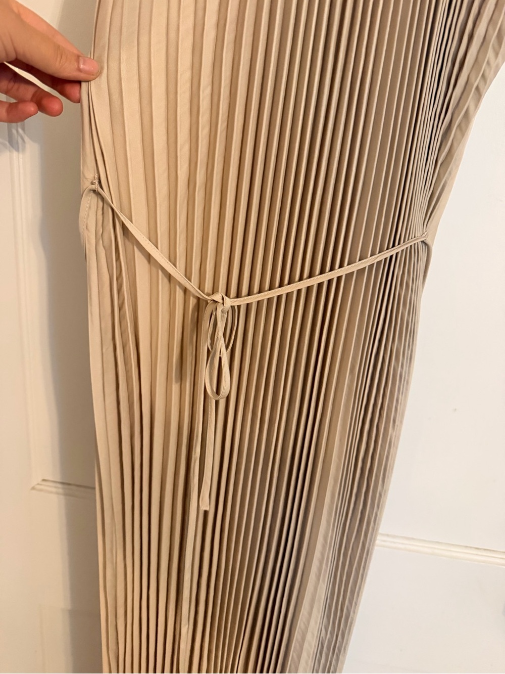 Banana Republic Cream Pleated Halter Maxi Dress - Picture 3 of 11